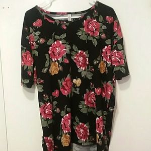 LuLaRoe Tops - LuLa Roe Floral LuLaRoe Tops - LuLa Roe Floral